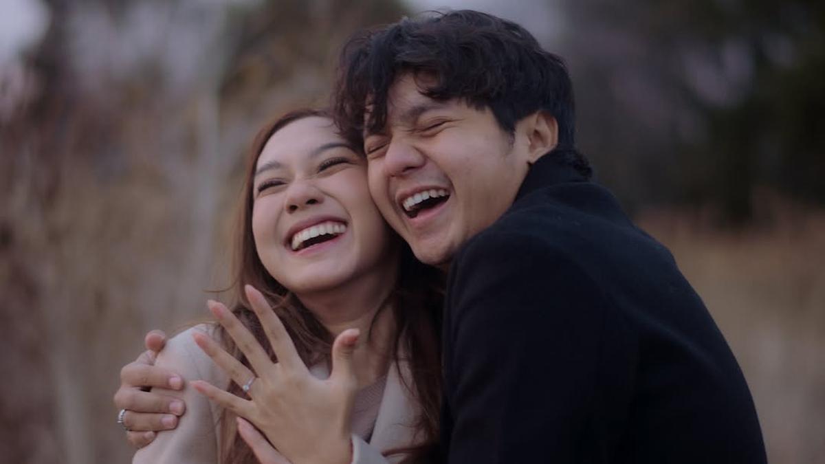 Klarifikasi Arbani Yasiz Lamar Raissa Ramadhani di Jepang: Momen Romantis di Negeri Sakura