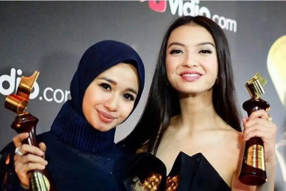 [Bintang] Laudya Cynthia Bella dan Raline Shah 