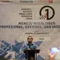 Ketua Umum Presidium AMSI Wenseslaus Manggut memberikan sambutan saat membuka kongres Asosiasi Media Siber Indonesia (AMSI) di Jakarta, Selasa (22/8). Kongres pertama AMSI tersebut dibuka oleh Wakil Presiden Jusuf Kalla. (Liputan6.com/Johan Tallo)