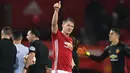 Gelandang asal Jerman, Bastian Schwensteiger yang telah pensiun pada Januari 2020 bersama klub MLS, Chicago Fire pernah didatangkan Manchester United pada awal musim 2015/2016 dari Bayern Munchen. MU menebusnya senilai 22 juta euro dan bertahan hanya 2 musim. Ia total bermain dalam 35 laga di semua kompetisi untuk Setan Merah dengan torehan 2 gol dan 2 assist. (AFP/Paul Ellis)