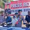 Kapolrestaa Banyuwangi Kombes Pol. Rofiq Ripto Himawan tunjukan barang bukti  sabu seberat 2 kg yang berhasil digagalkan polisi (Istimewa)