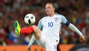 Wayne Rooney. Striker Inggris ini mengoleksi 6 gol dalam 3 edisi Piala Eropa, yaitu Euro 2004, 2012 dan 2016. Pencapaian terbaiknya adalah lolos hingga perempatfinal di edisi 2004 dan 2012. Wayne Rooney memutuskan pensiun pada 15 November 2018 dengan koleksi 120 caps. (Foto: AFP/Paul Ellis)