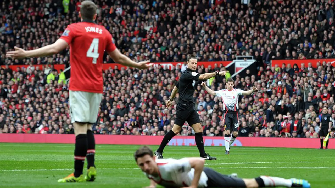 [FOTO] MU Keok di Kandang 3-0 Atas Liverpool