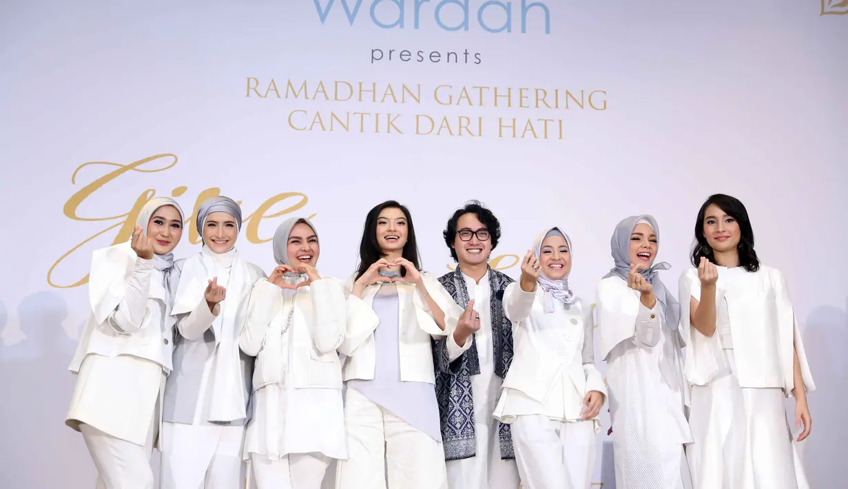 Meski menjadi musafir, Raline Shah tetap akan menjalani sisa puasa selama di New York, Amerika Serikat. Meski ia mengetahui bahwa waktu berbuka disana lebih panjang di banding Indonesia. (Nurwahyunan/Bintang.com)