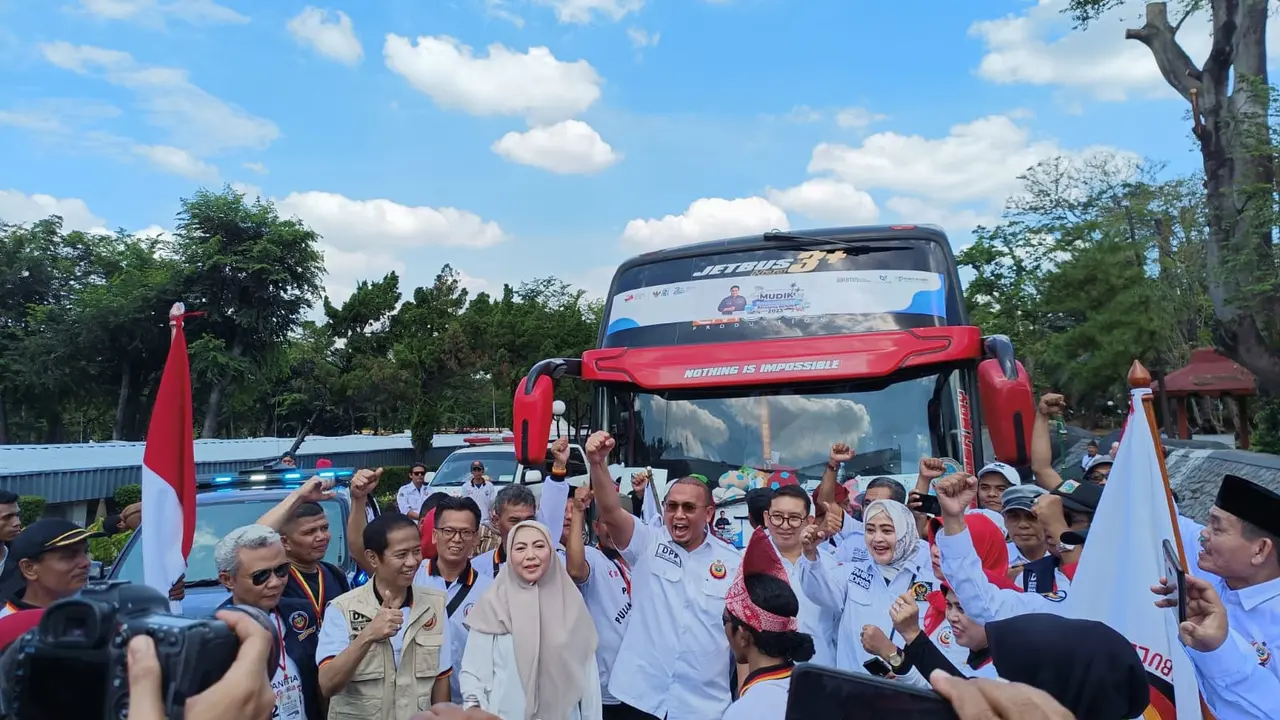 Ikatan Keluarga Minangkabau (IKM) menggelar mudik gratis untuk 3.100 warga pada lebaran 2023. Tahun ini, pelepasan digelar di Kompleks Parlemen, Senayan, Jakarta, pada Minggu (16/3/2023).