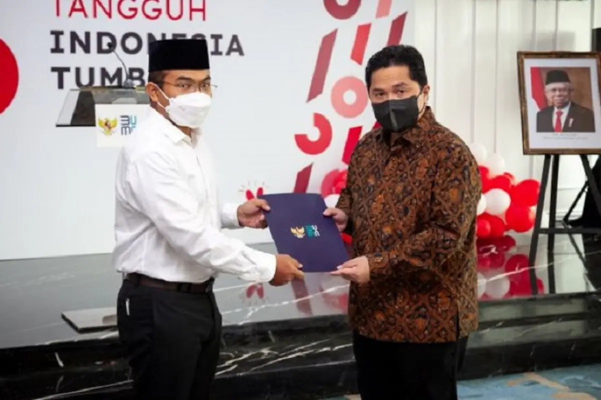 Menteri BUMN Erick Thohir melantik Tedi Bharata sebagai Deputi Bidang Sumber Daya Manusia (SDM), Teknologi, dan Informasi Kementerian BUMN. Dok BUMN