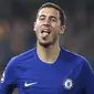 2. Eden Hazard (Chelsea) - Gelandang asal Belgia ini menyatakan komitmennya bersama The Blues setidaknya hingga akhir musim ini. Kepada ESPN, dirinya membantah perkataan sang ayah yang menyebutnya akan pindah ke Real Madrid. (AFP/Adrian Dennis)