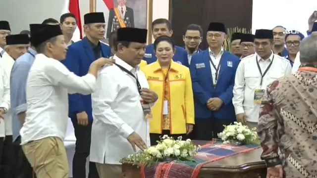 VIDEO: Prabowo Panggil Titiek Soeharto, Pendukung Ciee Ciee..