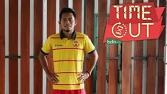 Bintang muda Indonesia, Evan Dimas Darmono resmi dipulangkan Espanyol B dan tak akan mendapatkan kontrak permanen. Kabar tersebut mengundang keprihatinan bintang Selangor FA Andik Vermansah, ia meminta Evan tidak berkecil hati.