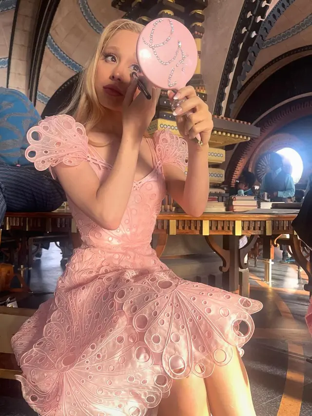 Mini Dress Pink Beraksen Laser-Cut