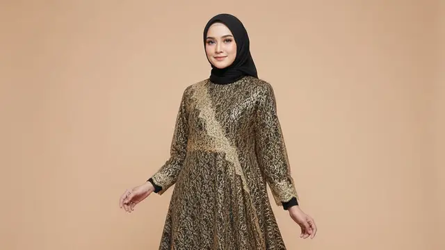 Model Gamis Batik Brokat Warna Hitam Gold Terbaik. Gemini
