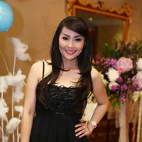 Ulang Tahun Lovely Maria Rumangkang ke 7 thn, Steven Rumangkang & Angel Karamoy (M. Akrom Sukarya/bintang.com)