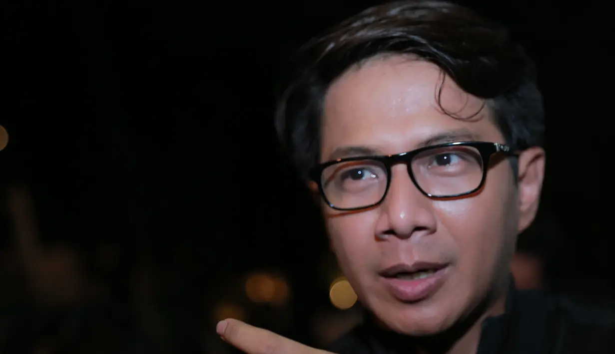 "Satu sih dia mau banget nikah. Dia mau pacaran yang serius tapi tengah jalan selalu putus," kata Delon. (Adrian Putra/Bintang.com)