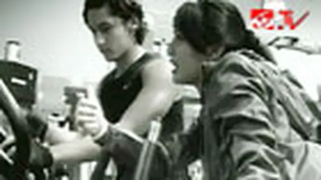 Gita Sinaga Fitness Bareng Samuel Zylgwyn