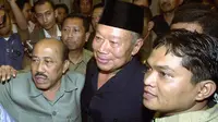 Pengusaha yang juga Adik Presiden Kedua Indonesia Soeharto, Probosutedjo (AP Photo/Erwin Fedriansyiah)