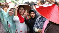 Calon Wakil Gubernur Jawa Timur Puti Guntur Soekarno mengucapkan terima kasih atas dukungan dari relawan Joko Widodo (Liputan6.com/Dian Kurniawan)