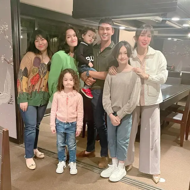 [Fimela] Ara Anak Ussy Sulistiawaty