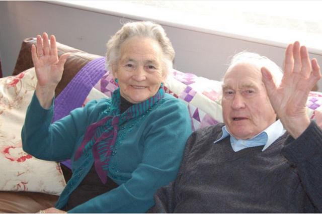 Kakek Wiff dan nenek Vera | Photo: Copyright mirror.co.uk