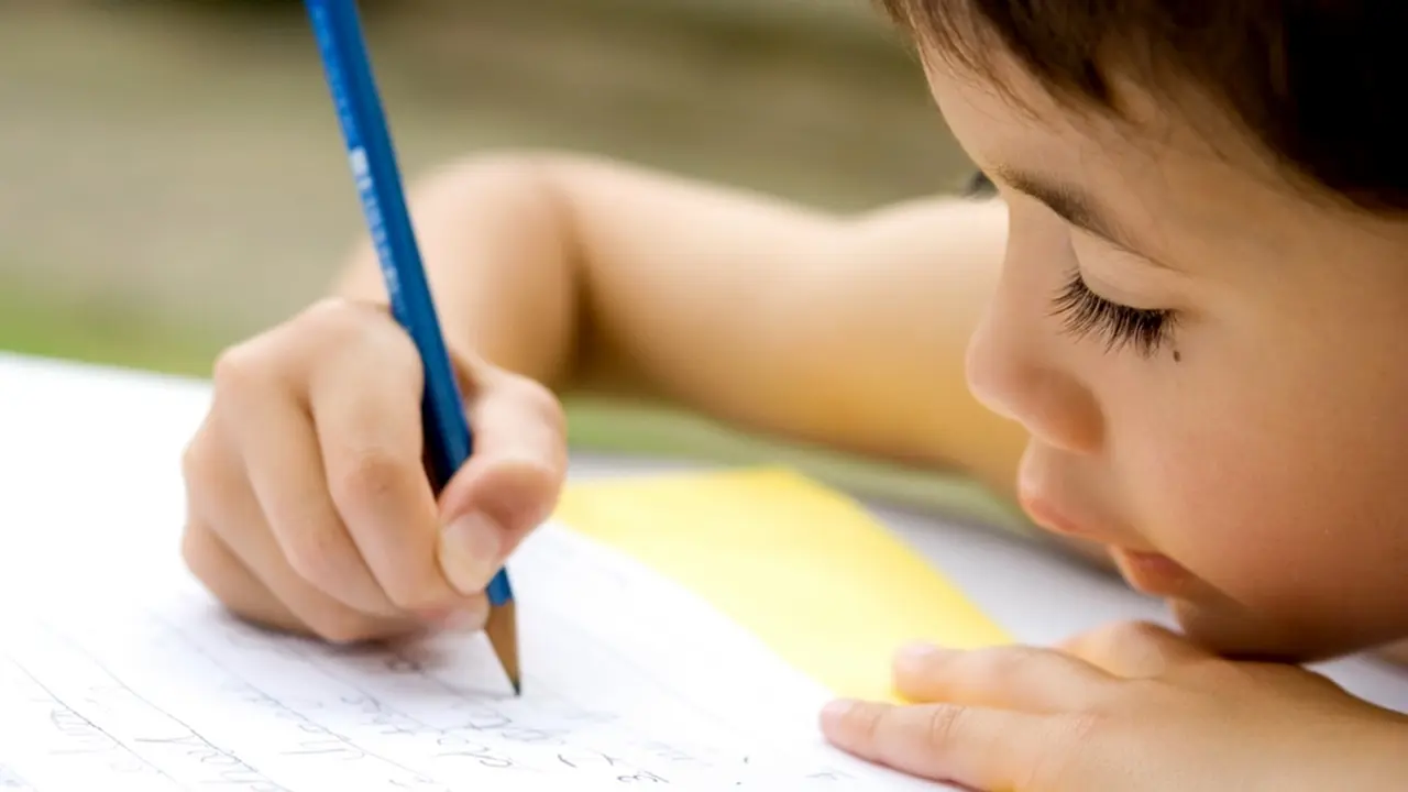 Bagaimana Jadinya Saat Anak 10 Tahun Menulis Surat Cinta?