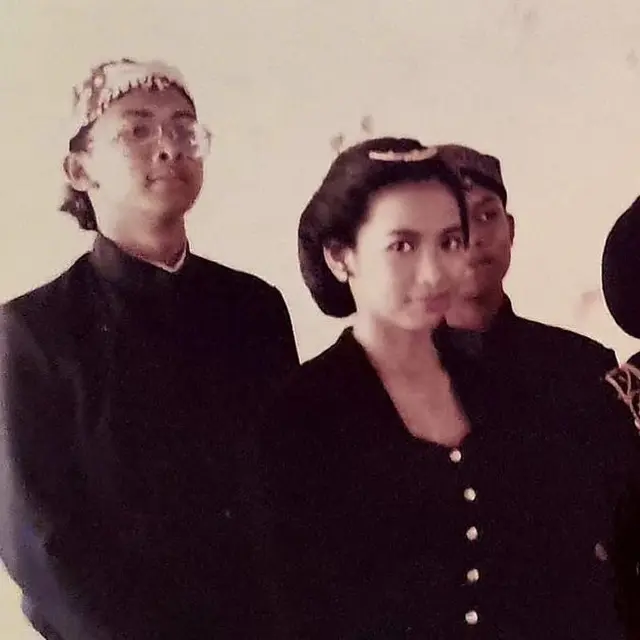 Jadi Seorang Nenek, Ini 7 Potret Masa Muda Feni Rose yang Sudah Memesona