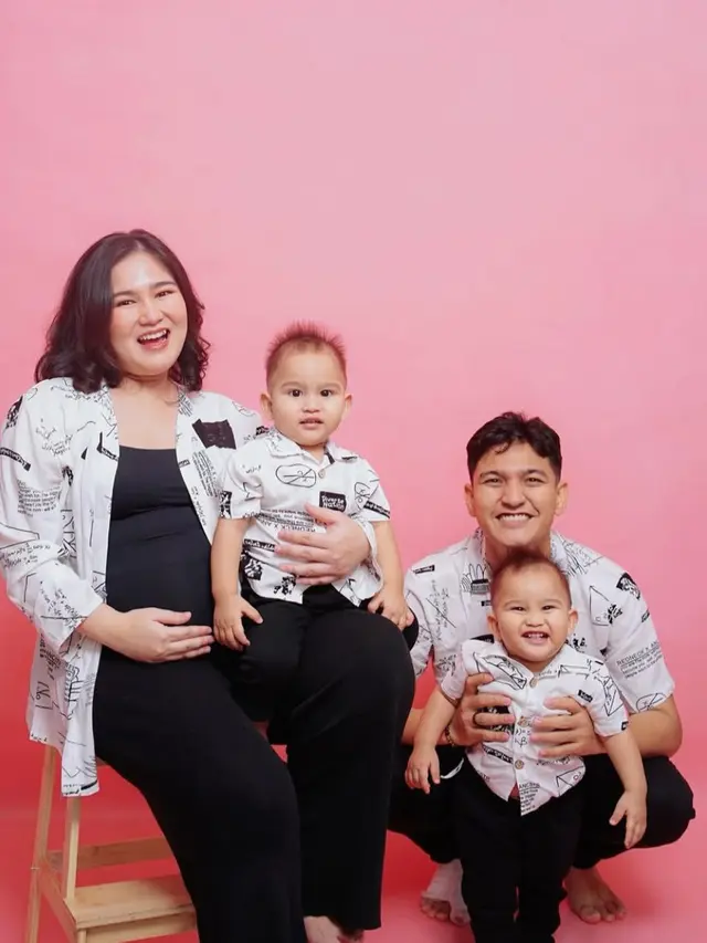 Masayu Clara kini fokus jadi ibu dan istri yang penuh kasih. (credit:instagram.com/masayuclara)