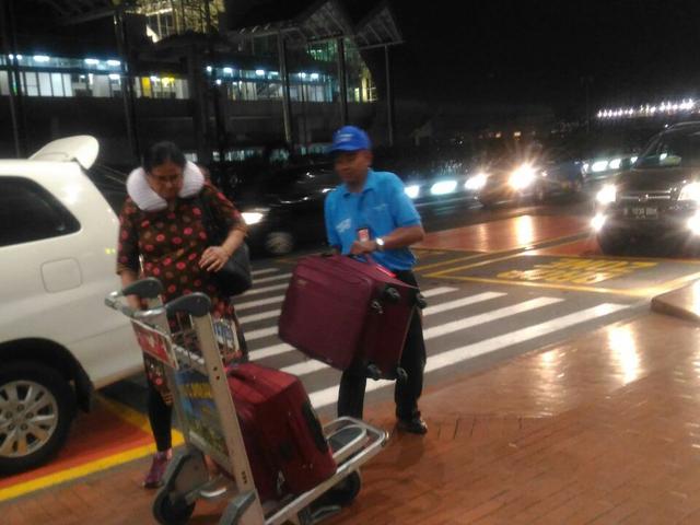 Kisah Sukri Helper Jujur Di Bandara Soetta Yang Tolak Tip Bisnis Liputan6 Com
