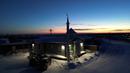 Seperti tahun-tahun sebelumnya, Ramadan kali ini, Masjid Midnight Sun masih menjadi pusat berkumpulnya umat Muslim di Inuvik Kanada untuk beribadah dan berbuka puasa bersama. (Cole BURSTON/AFP)