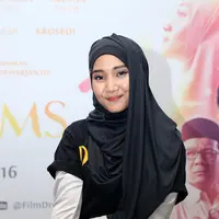 Fatin Shidqia Lubis saat di XXI Epicentrum, Kuningan, Jakarta Selatan, Selasa (1/3) mengatakan minder bermain dengan artis senior. (Andy Masela/Bintang.com)