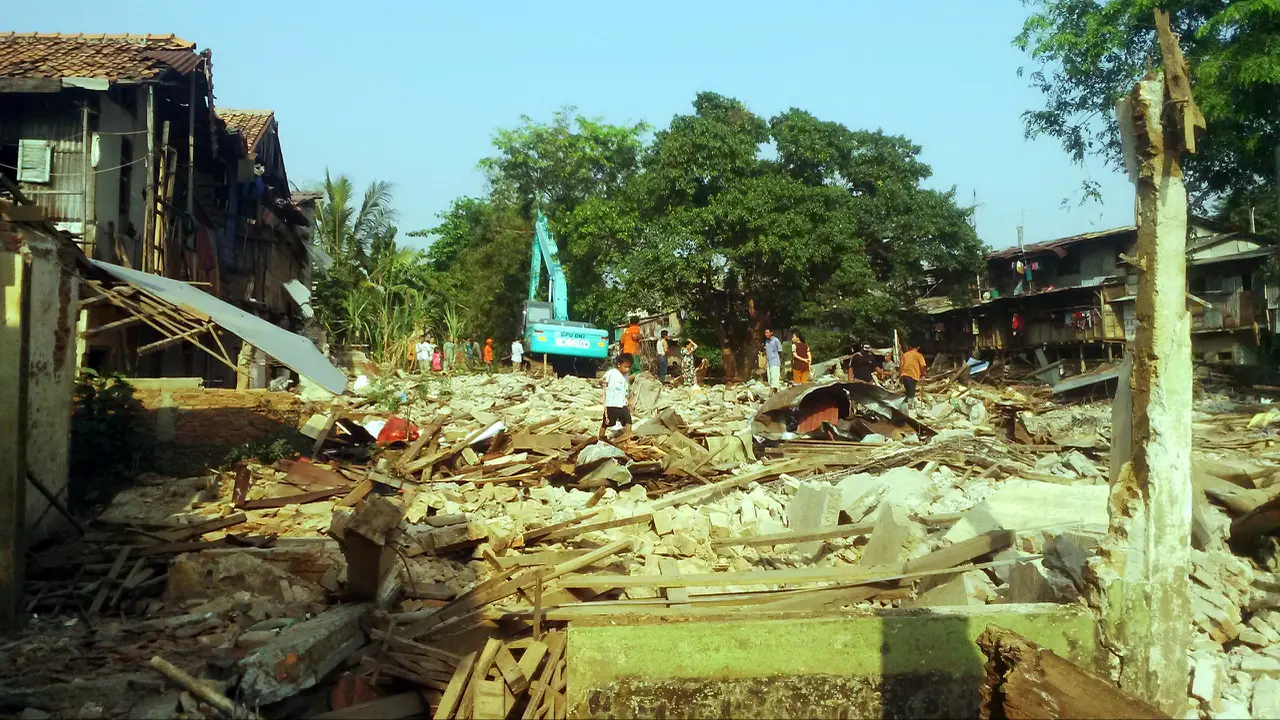 115 Rumah di Kampung Pulo Telah Rata dengan Tanah