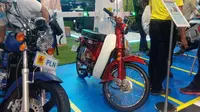 PLN Pamerkan Berbagai Jenis Motor Listrik Hasil Koversi. (Liputan6.com/Jordy Rivaldo)