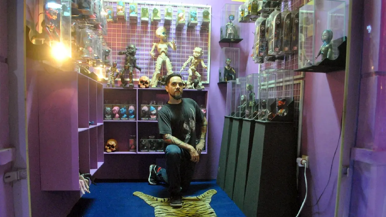 Ini Sosok Pembuat Action Figure Sumanto Si Kanibal