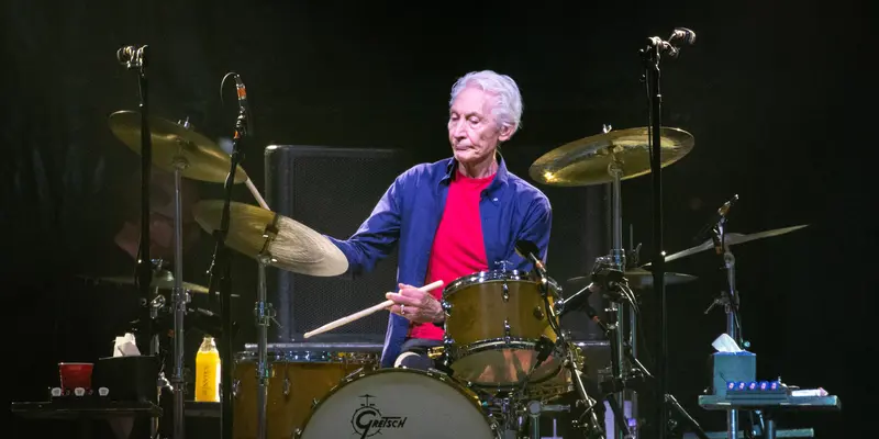 FOTO: Drummer The Rolling Stones Charlie Watts Meninggal Dunia