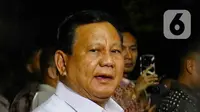 Prabowo juga mengungkapkan bahwa semua tokoh yang diundang ke kediamannya pada hari ini telah menyatakan kesediaannya menjadi menteri. (Liputan6.com/Herman Zakharia)