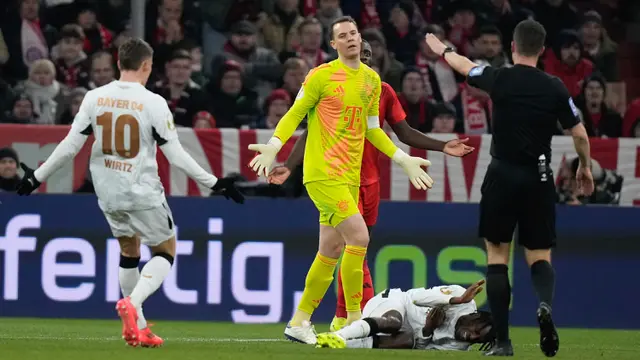 Foto: Momen Manuel Neuer Mendapat Kartu Merah Pertama dalam Kariernya, Bayern Munchen Ditaklukkan Bayer Leverkusen