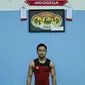 Lifter putra Surahmat jelang melakukan angkatan pada tes prestasi pelatnas angkat besi Asian Games 2018 di Mako Lanmar Jakarta, Selasa (6/3). Tes prestasi ini untuk mengukur kemajuan atlet jelang Asian Games 2018. (Liputan6.com/Helmi Fithriansyah)