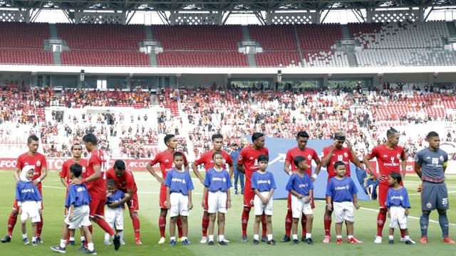 FOTO: Allianz Ajak Putra Putri dari The Jakmania untuk Dampingi Persija