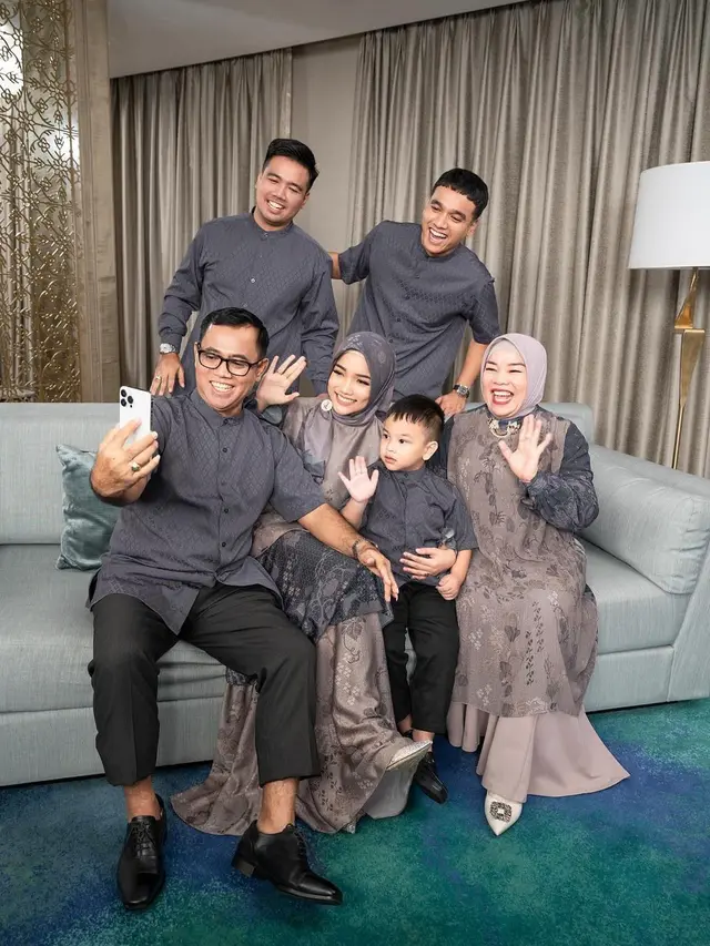 Fuji An bergamis dan berhijab (Instagram/fuji_an)