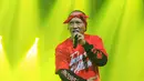 Lagu Smoke Weed Everyday dibawakan Gading dengan SOB sebagai lagu pertamanya. (Adrian Putra/Bintang.com)