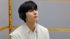 Hwang Minhyun segera melakukan debut solo pada Fabruari 2022 mendatang. Dirinya pun akan merilis album solo pertamanya setelah 11 tahun berkarier sebagai penyanyi dalam grup NU'EST. (Liputan6.com/IG/@optimushwang)