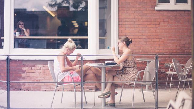 Ilustrasi pendengar yang baik