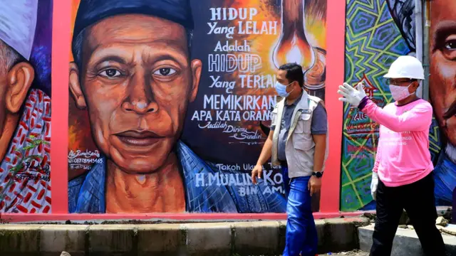 Kunjungan Walikota saat ke Kampung Pink
