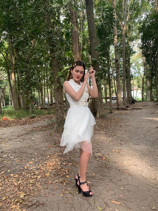 6 Potret Nella Kharisma Saat Pakai Dress simpel, Curi Perhatian