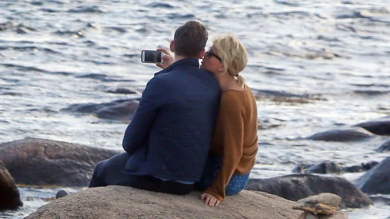 Taylor Swift dan Tom Hiddleston