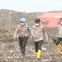 Delapan Titik Api di TPA Jatiwaringin Padam, 334 Warga Terkena ISPA