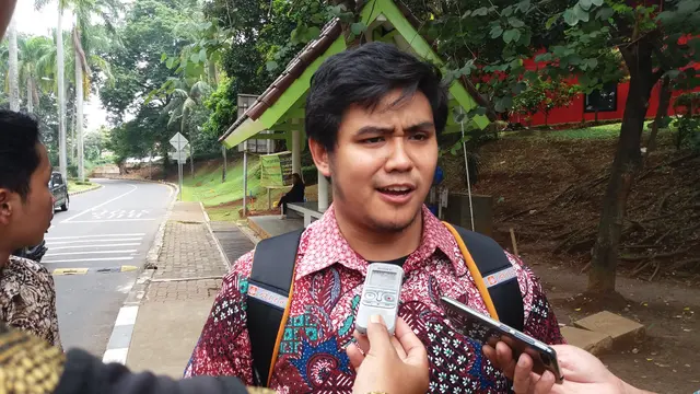 Pengakuan Ketua BEM UI yang Acungkan Kartu Kuning ke Jokowi