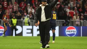 Kondisi Pelatih Bayern Munchen Vincent Kompany Stabil usai Pingsan, Bisa Absen Beberapa Pekan