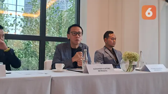 Direktur PT Metrodata Electronics Tbk, Alexander Kuntoro menjelaskan MEGAROCK