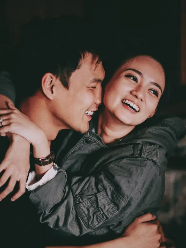 8 Potret Mesra Fendy Chow dan Stella Cornelia, Umumkan Kehamilan Usai 5 Tahun Menikah