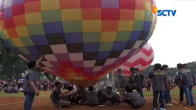 Balon harus menggunakan tali pengikat dengan ketinggian maksimal 150 meter.