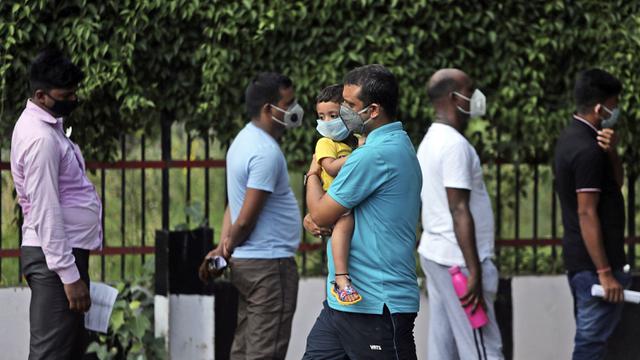 FOTO: Infeksi COVID-19 di India Tembus 1 Juta Kasus